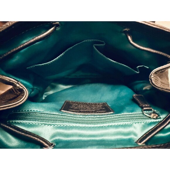 Elegant Coach Pebbled Leather Backpack - Excellent Condition - Picture 6 of 9